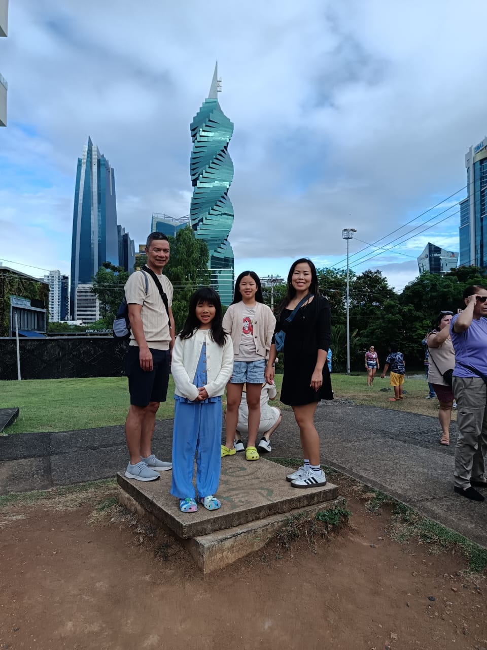 Family on a private Panama tour